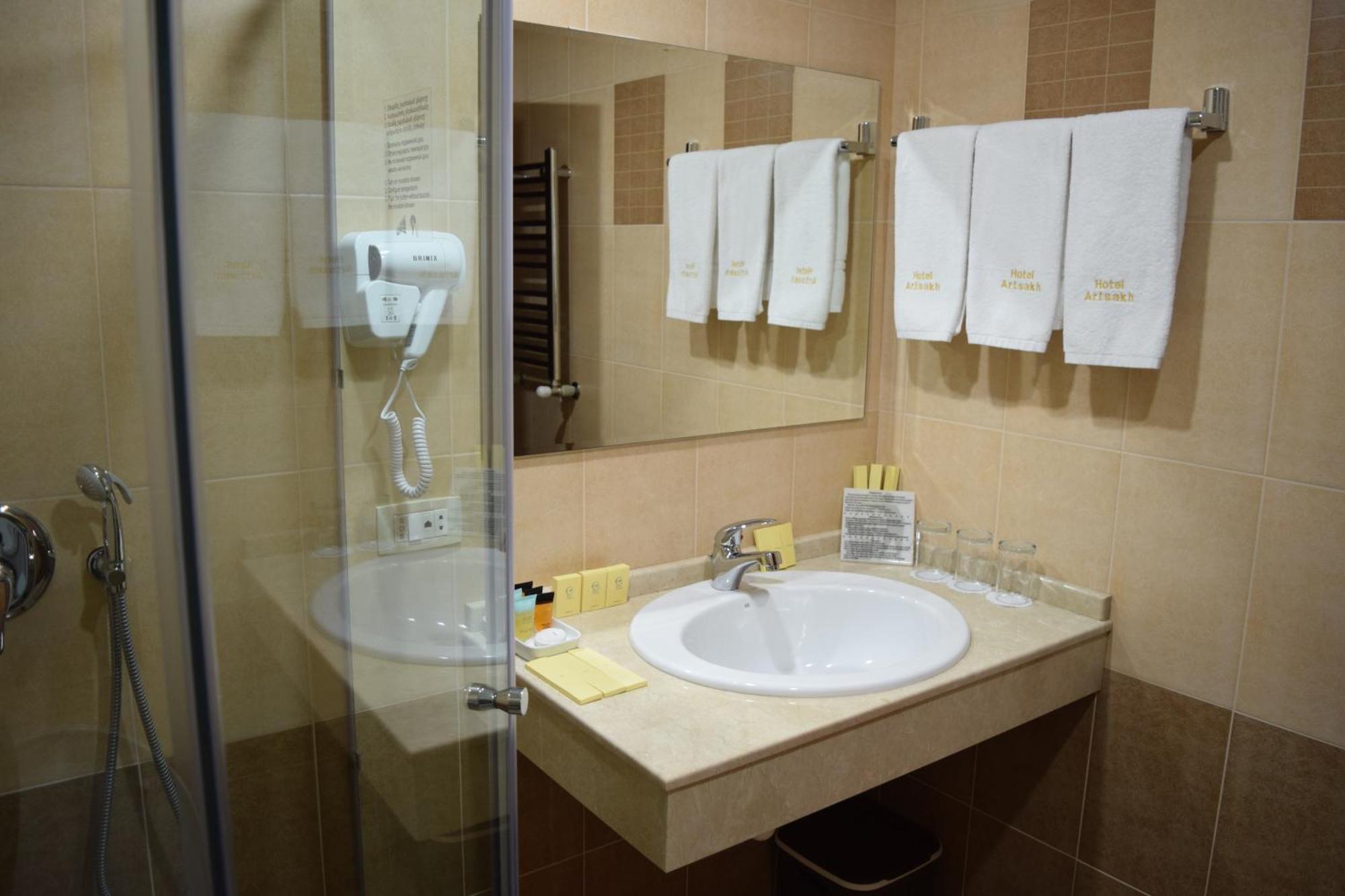 Artsakh Hotel Yerevan Exterior photo