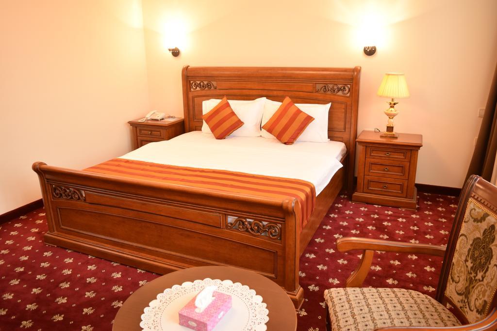 Artsakh Hotel Yerevan Exterior photo